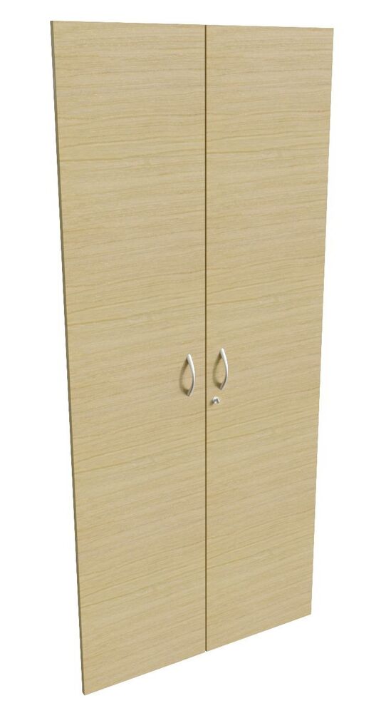 Двери высокие с замком