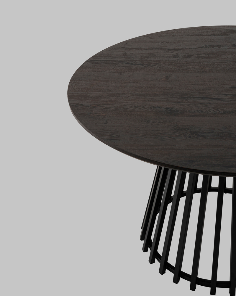 Стол обеденный