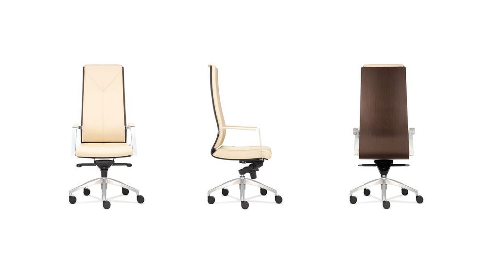 Кресло с высокой спинкой на крестовине