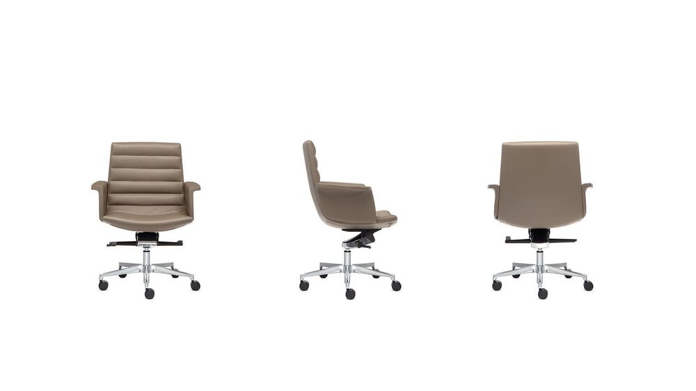 Кресло со средней спинкой на крестовине